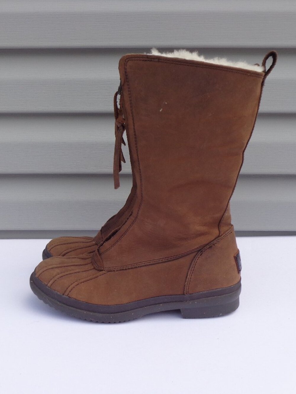 UGG Arquette Boots Brown Leather Duck Style Fold Over Sheepskin Women's Size 6